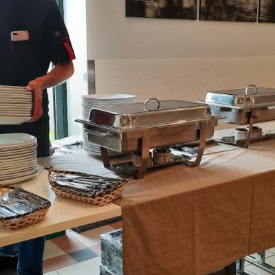 Plats chauds en buffet